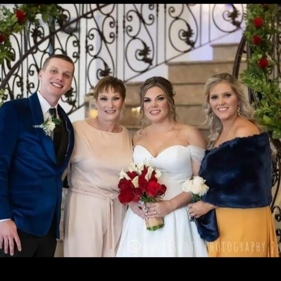 Meet your Posher, Ronda - Picture 6 of 14